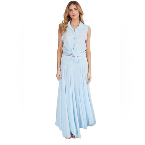 Venti 6 Celeste Blue 100% Linen Sleeveless Collar Button up Distressed seam Top - Picture 6 of 6